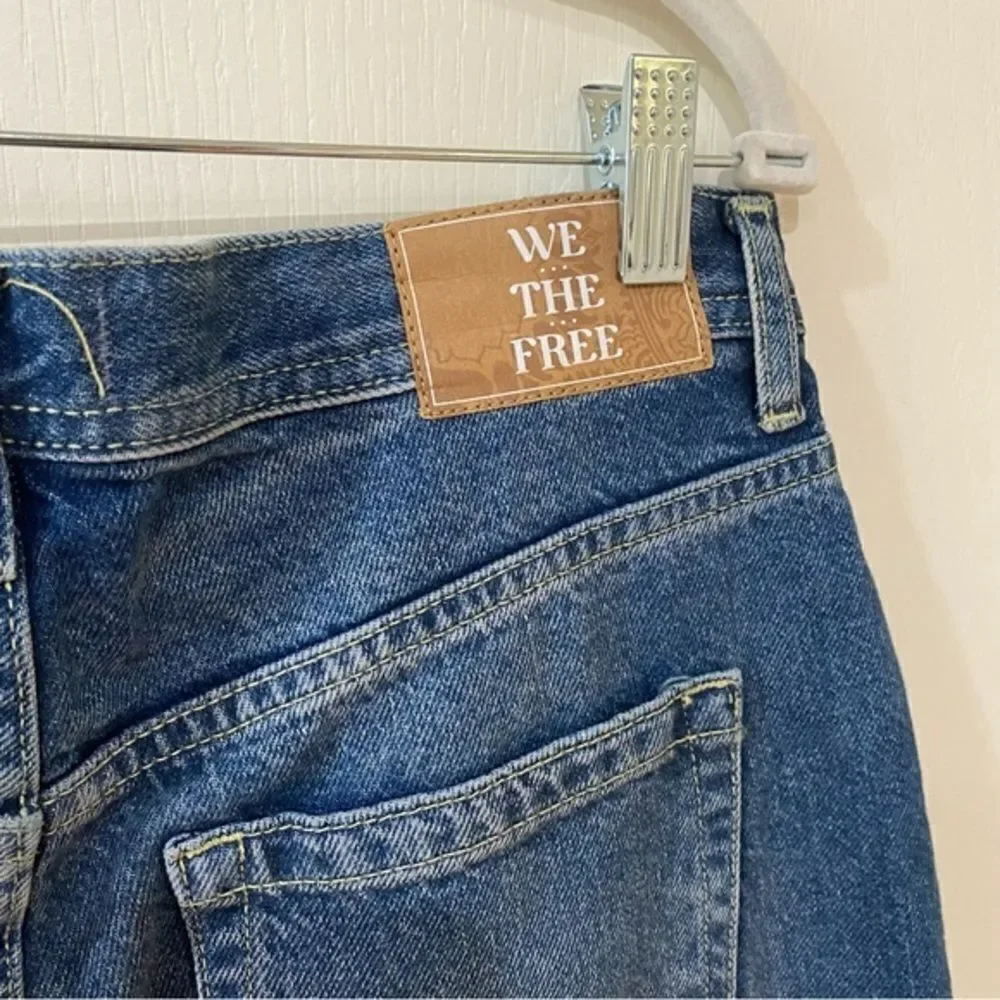 NWT Free people mid-rise straight leg‎ distressed hem denim jeans size 29
